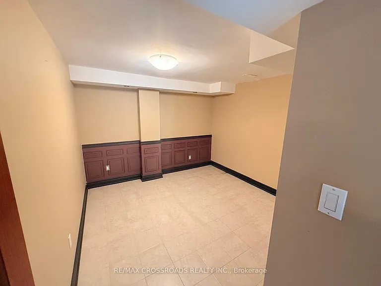 23 Burnview Cres — Photo 9