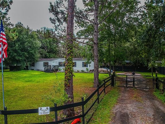 3rd image of 1516 Wildwood Ln