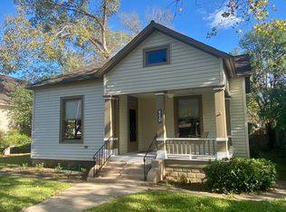 708 Olive St, Smithville, TX 78957