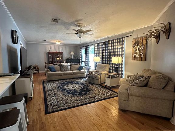 5th image of 5 Glenwood Cir
