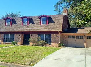 1601 Woodhaven St, Pascagoula, MS 39581