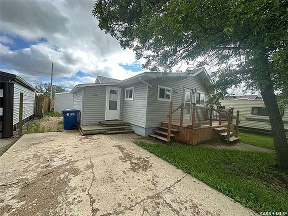 2nd image of 405 5th Ave W