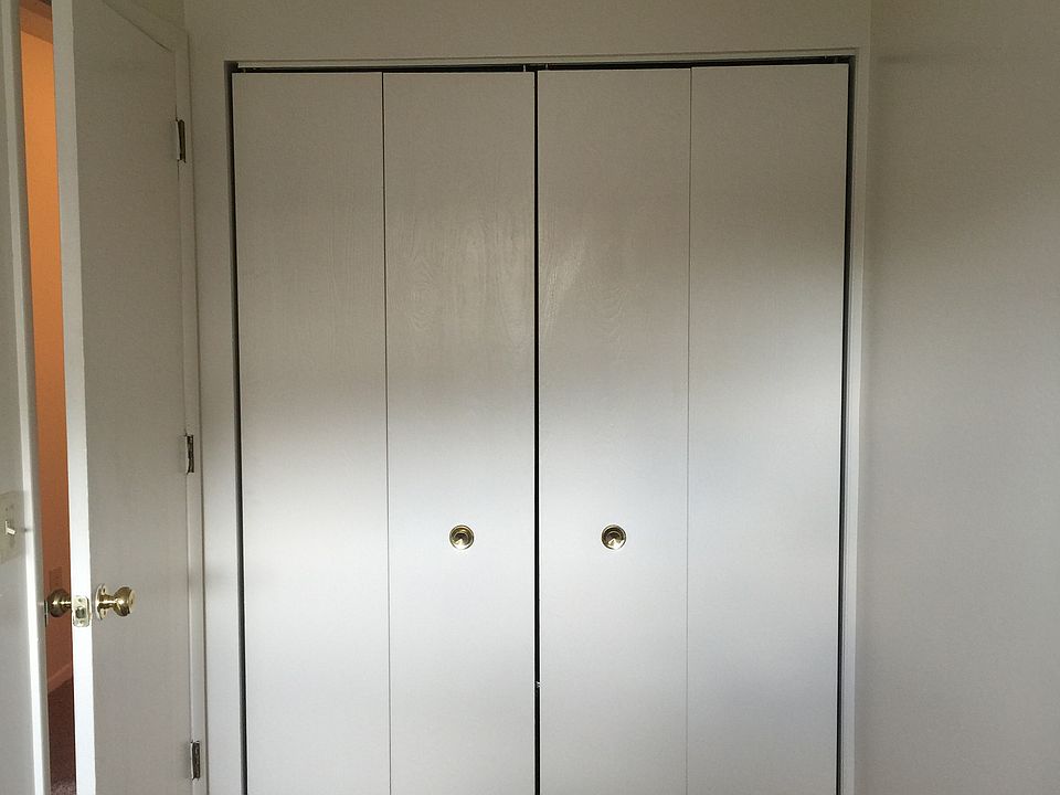 2nd image of 1859 S Sawburg Ave APT 5