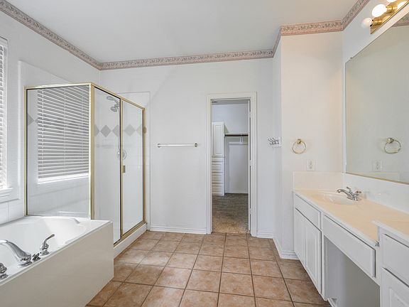 5th image of 8708 Brook Hollow Dr