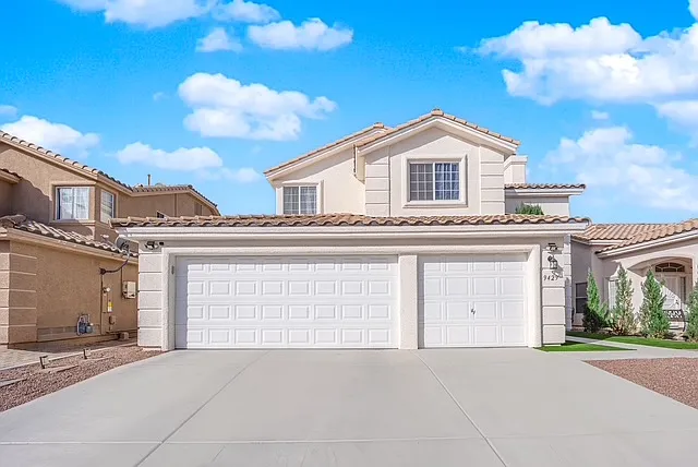 4 bed, 2232 sqft, $3,500 — Photo 3