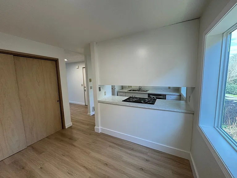 708 NE Avery St — Photo 37