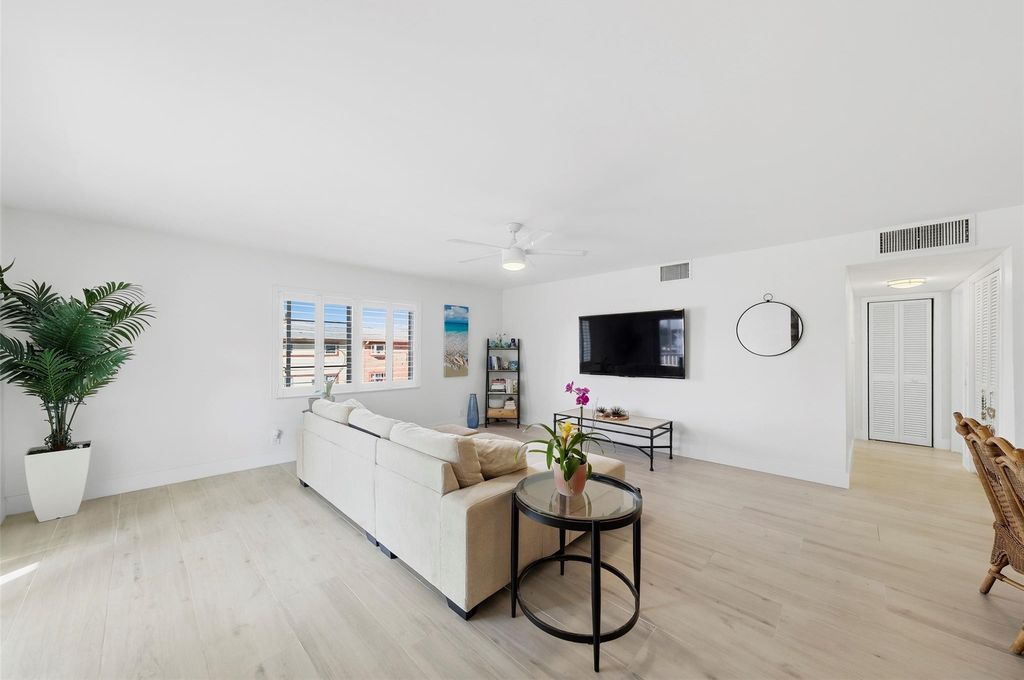 1450 N Riverside Drive #201, Pompano Beach