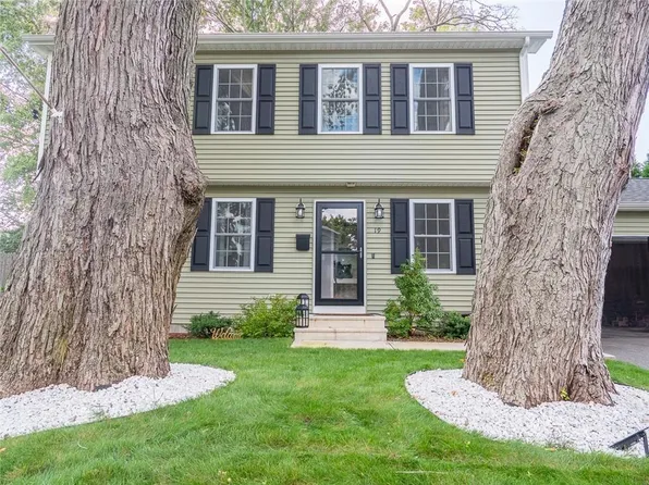 19 Revere Ave, West Warwick, RI 02893