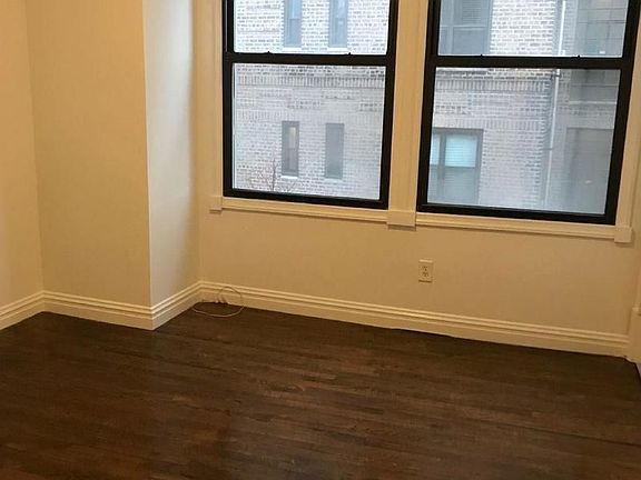 4th image of 42 Park Ter E APT 2R