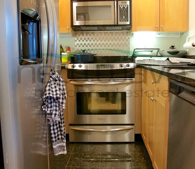 10 Columbus Sq #2 — Photo 5