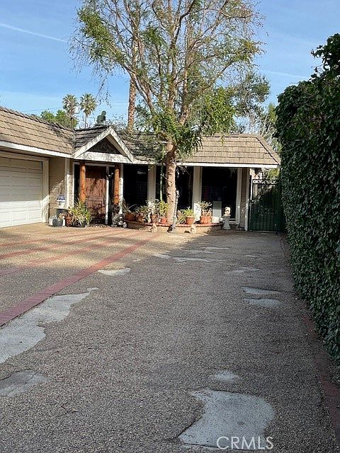 1st image of 6012 Donna Ave