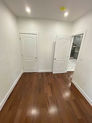 4th image of 31-29 14th St #1
