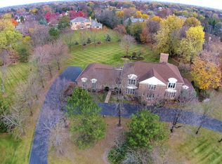 592 Windsor Cir, Inverness, IL 60067