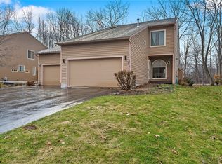 8612 Wrenwood Cir, Baldwinsville, NY 13027