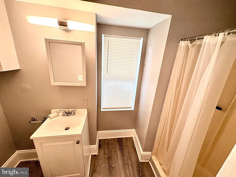 512 N 10th St #3 — Photo 5