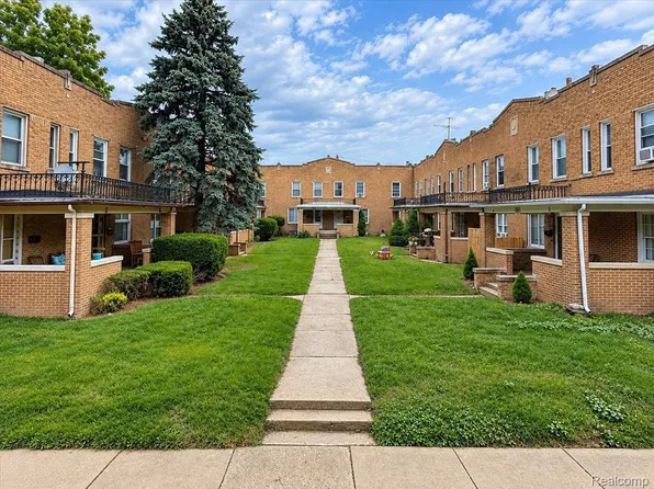 290 Liberty St APT 5, Pontiac, MI 48341