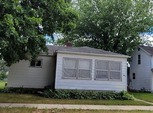 700 17th Ave, Fulton, IL 61252