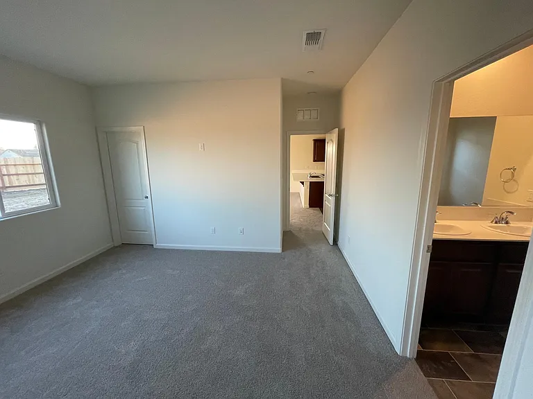 4256 Lasalle Dr — Photo 17