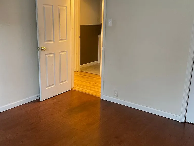 506 E Jefferson St — Photo 4
