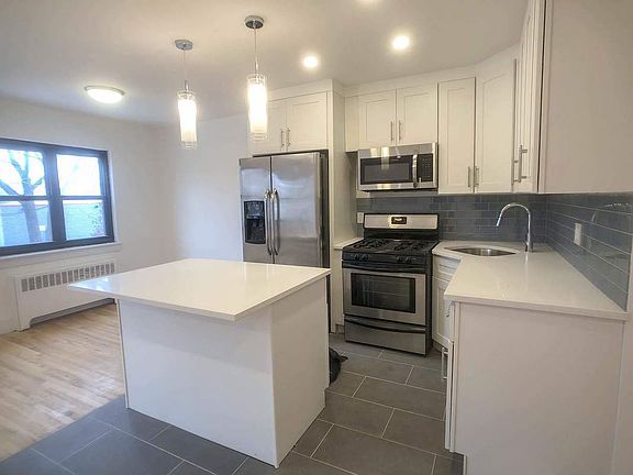 4th image of 3224 75th St #2