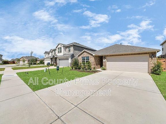 3rd image of 13318 Villa Sola Dr