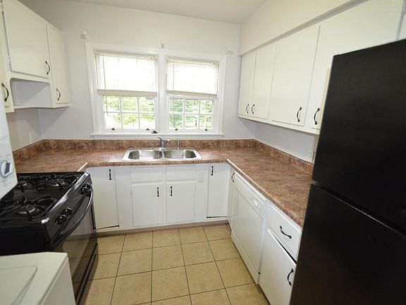 4th image of 5971 Belmont Ave #2