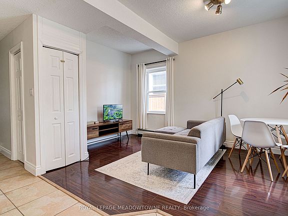 5th image of 205 Liverpool St #A