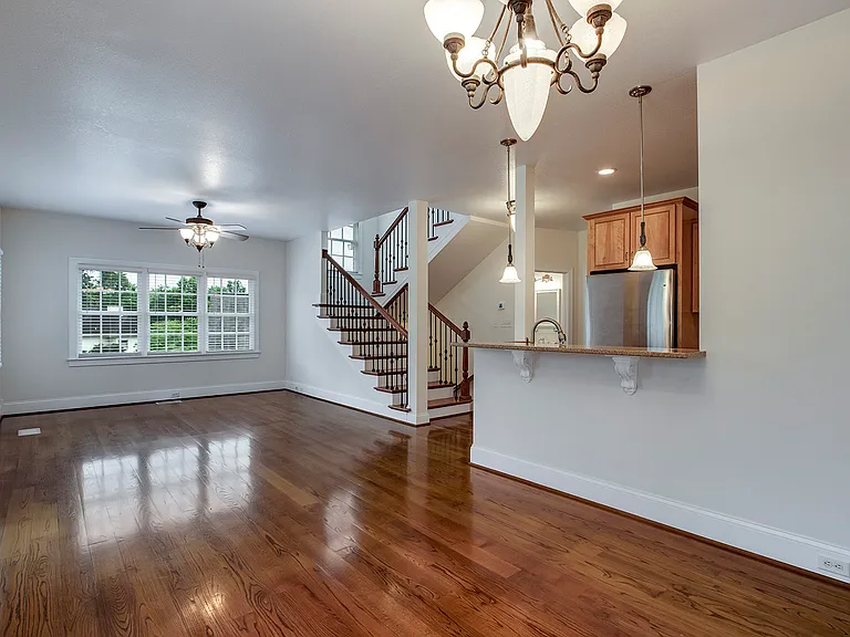 111 Daleyuhski Way — Photo 3