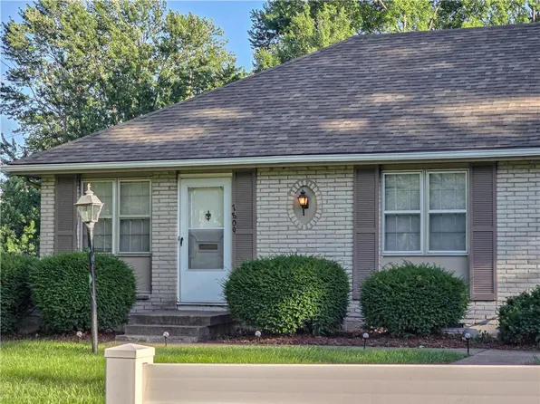 7809 E 87th St, Raytown, MO 64138