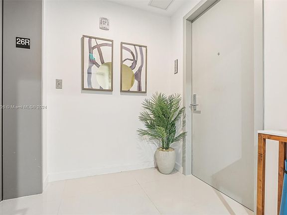 5th image of 488 NE 18th St Unit 2608