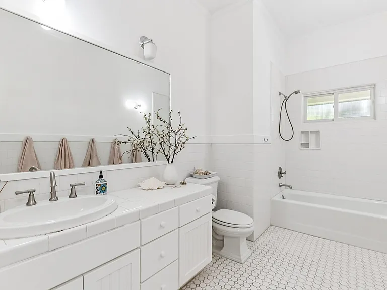 1156 Butterfield Rd — Photo 31
