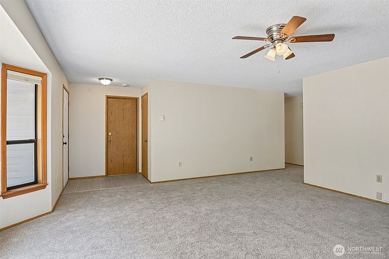 5th image of 9003 159th Street E