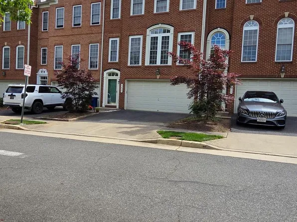 4694 Helen Winter Ter, Alexandria, VA 22312