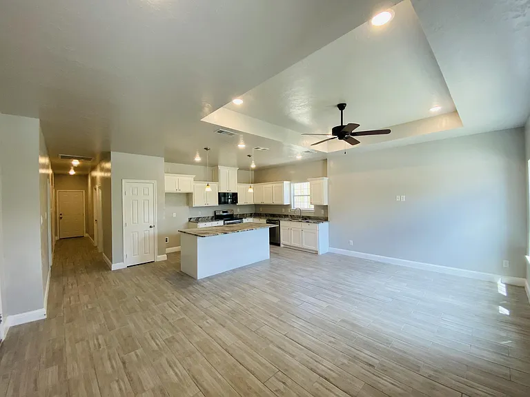 4102 Gordon St — Photo 2