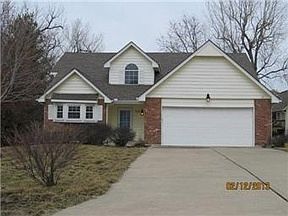 2nd image of 722 SE Claremont Cir