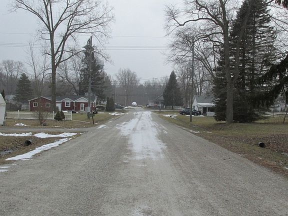 4th image of 2038 Carmen Dr