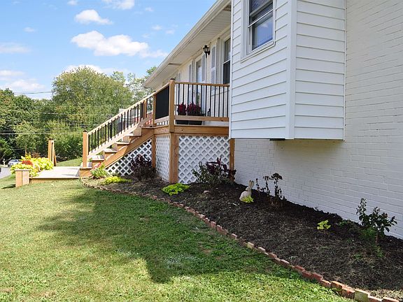 5th image of 204 Burnley Dr