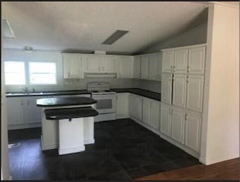 2nd image of 222 Bangor St