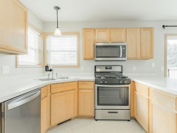 5th image of 8016 Greenbriar Ln