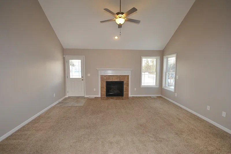 3 bed, 2.5 bath, 1929 sqft, $3,200 — Photo 4