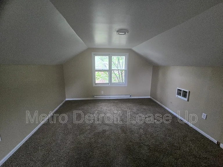 11035 Worden St — Photo 8