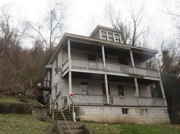 314 Duke St, Mc Kees Rocks, PA 15136