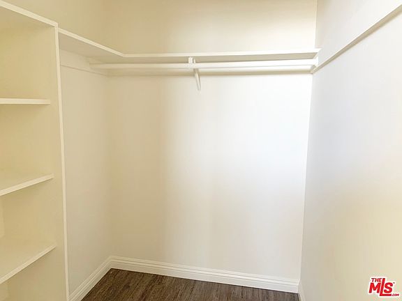 3rd image of 142 N Hoover St #221A