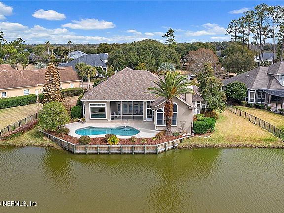 3rd image of 109 SEA ISLAND LAKE Court