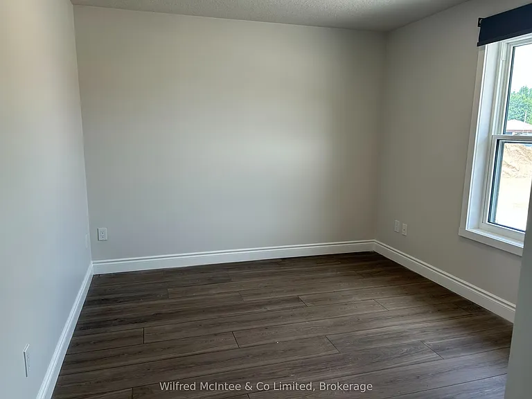 380 1st Ave N #12 — Photo 4