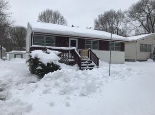 7714 N 39th St, Omaha, NE 68112