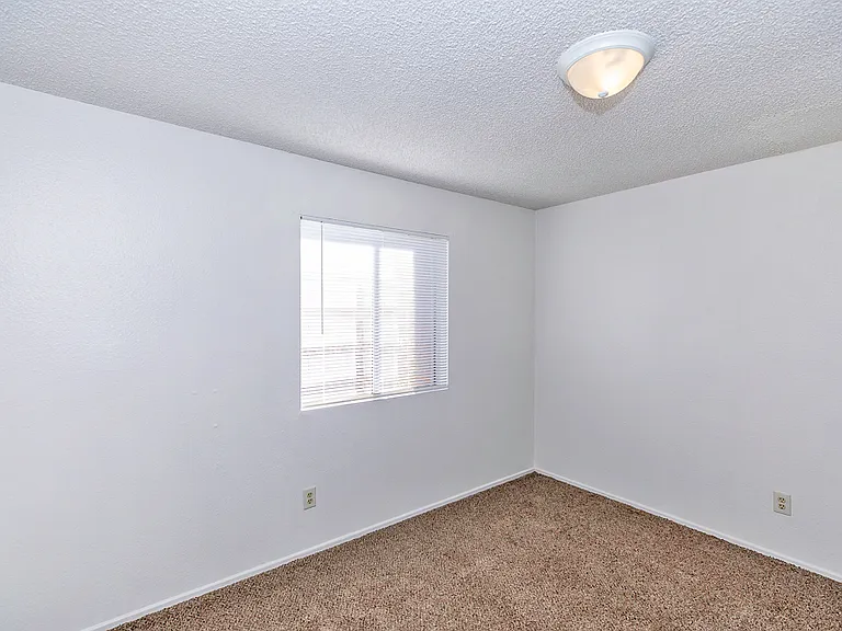 360 S 1st Ave #16 — Photo 6