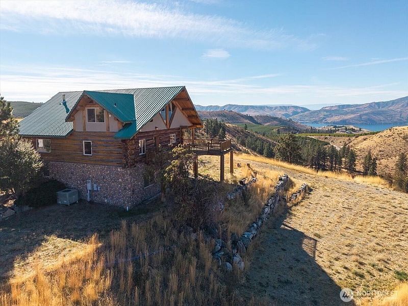 4th image of 595 Chelan Trails Road