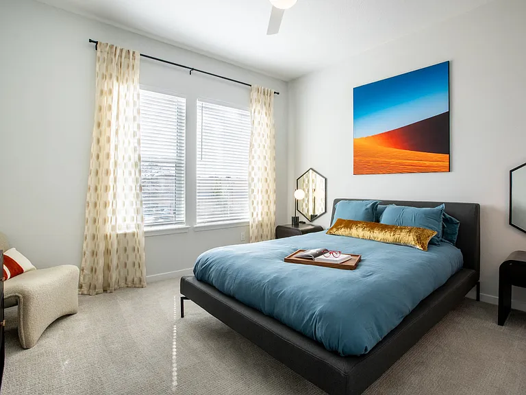 Model Bedroom Cirrus Apartments