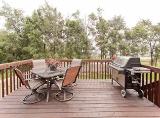 142 Aspen Ln, Hills, IA 52235